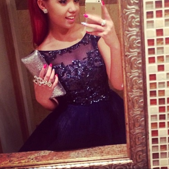 Dress - Picture 2 of 4